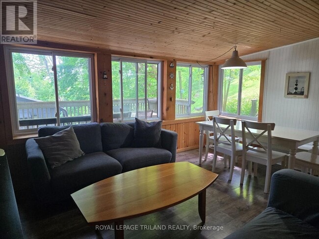 Photo - 477 Dover Pl