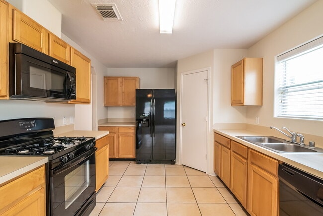 Photo - 3826 Rowlock Vine Dr