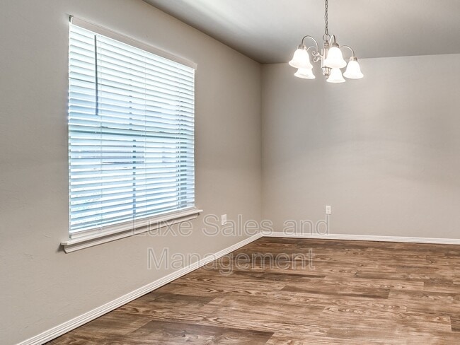 135 St Charles Way