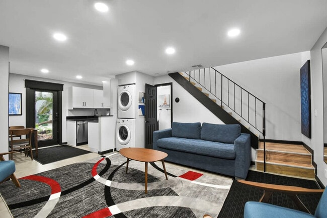 Photo - 621 NE 28th St Unidad ID1018314P