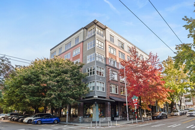 Building Photo - 1610 Belmont Ave Unit Apt #402