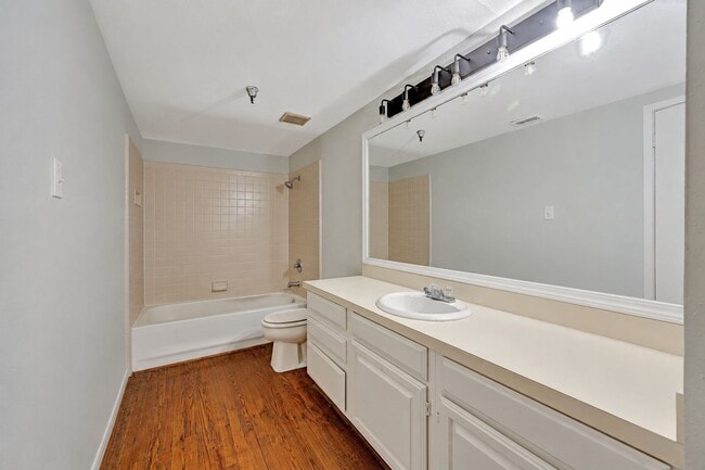 Photo - 2121 The Strand Unit 2B