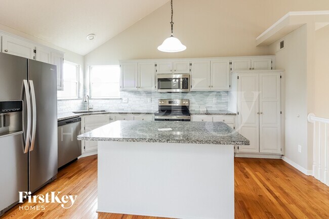 Photo - 208 High Point Ln