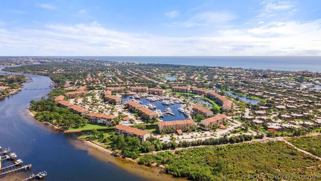 Building Photo - 1601 Marina Isle Way Unit 202