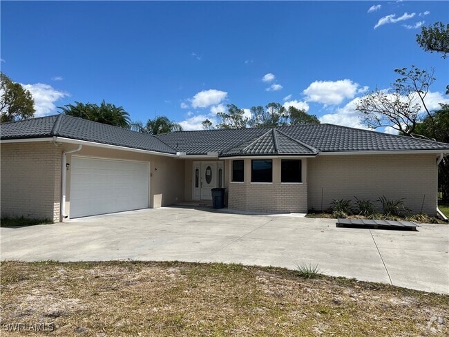 Building Photo - 7239 Lake Dr Rental