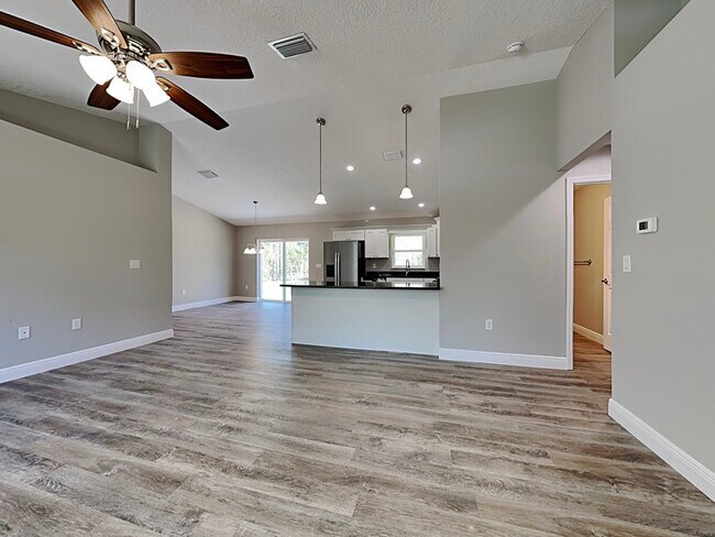 Photo - 10465 N Spaulding Dr