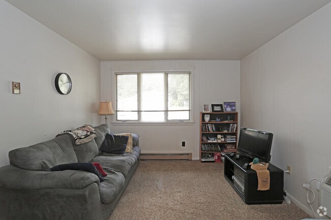 1BR, 1BA - Small - Tree Top Manor