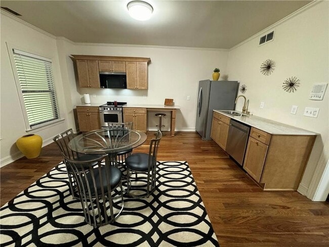 714 Fairview Club Cir