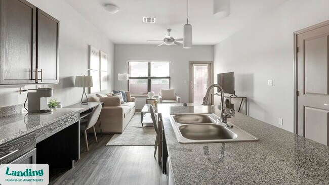 Photo - 650 S Main St Unidad 1326