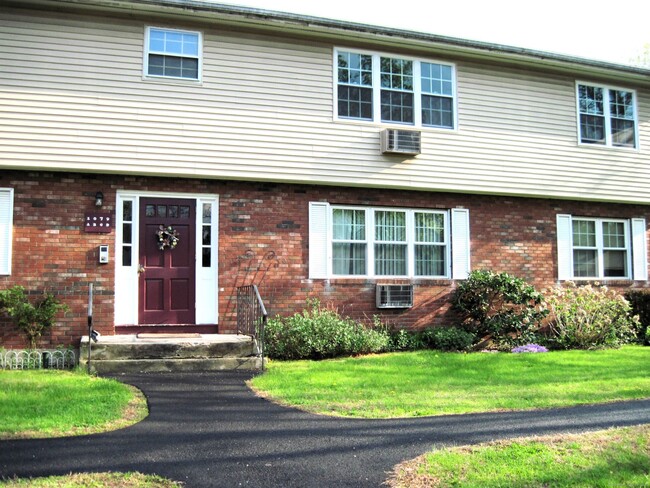 Photo - 1079 Blue Hills Ave Unidad APT D