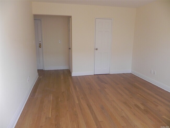 Photo - 11 Schenck Ave Unit 3D