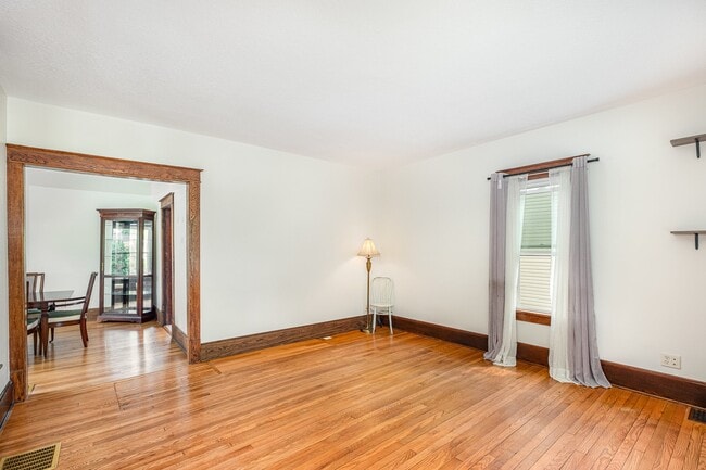 Photo - 601 E Gambier St