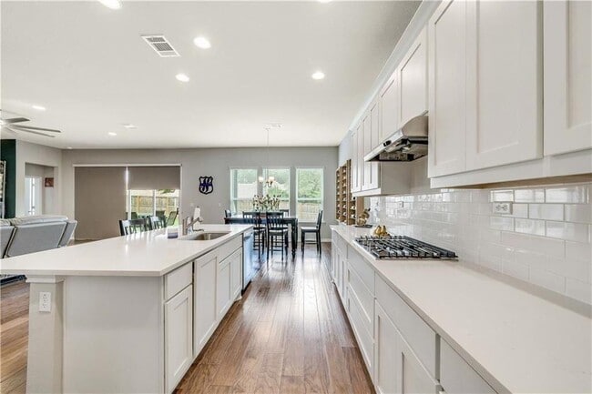 Photo - 305 Wagon Spoke Wy