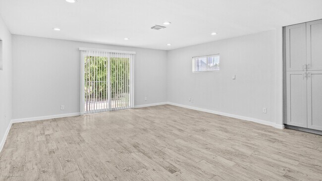 Photo - 12002 Leitrim Way