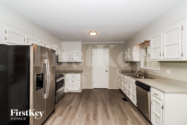 Photo - 4842 Greenwood Dr