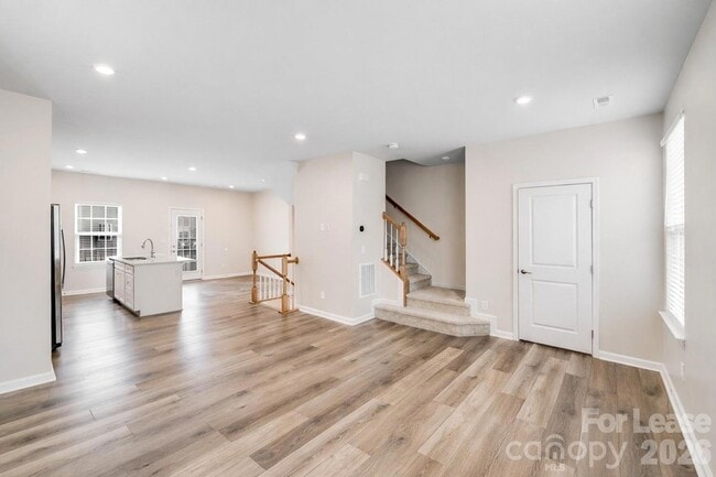 Photo - 2303 Autumn Olive Ln