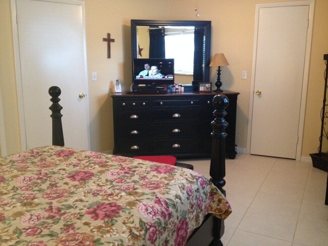 Photo - 2108 SE Edler Dr