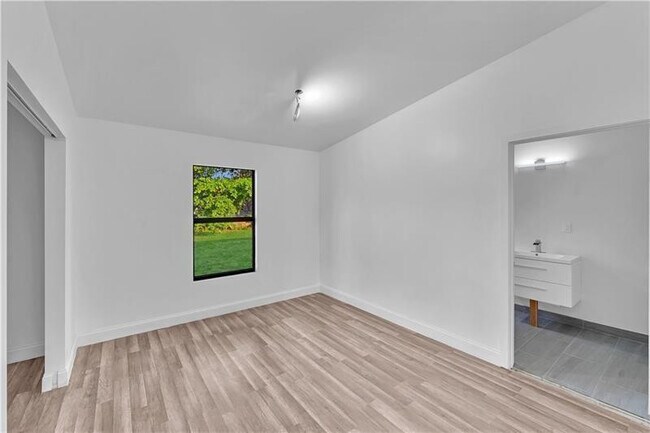 Photo - 2020 NW 9th St