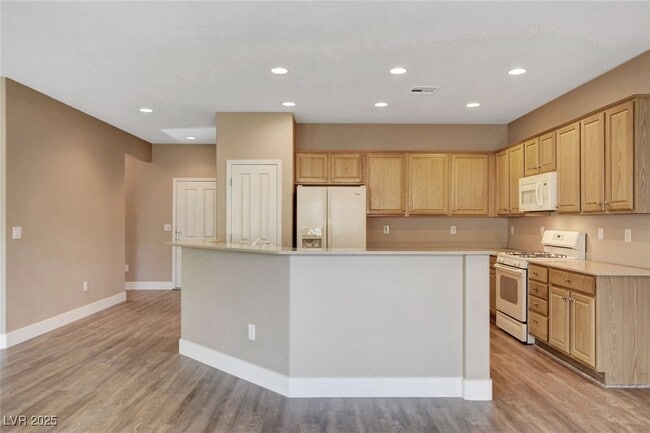 Building Photo - 2320 Meteor Shower St