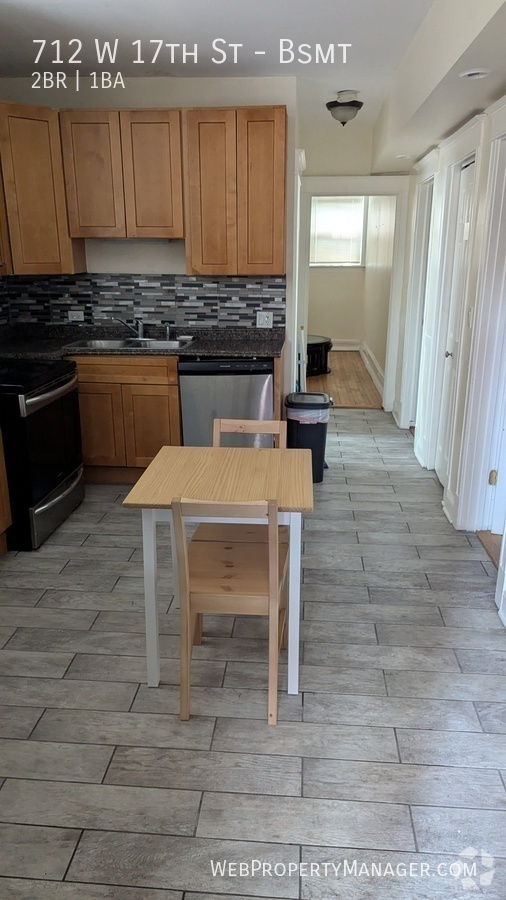 Building Photo - 712 W 17th St Unit Bsmt Rental