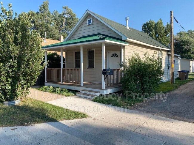 Photo - 358 W Grand Ave House