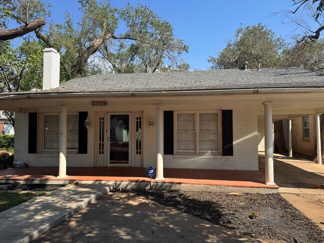 Photo - 2708 20th St Unit Front