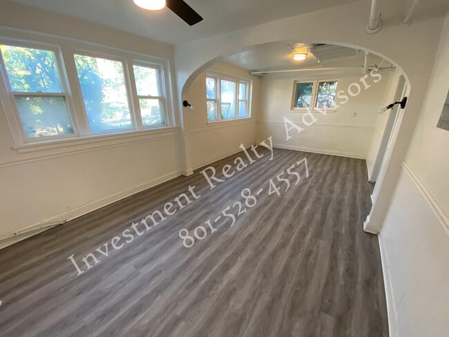 Building Photo - 144 E 2nd Ave Unit 5 Rental