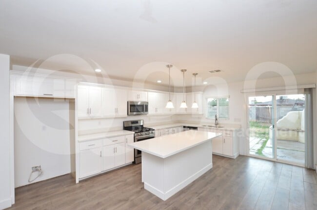 Photo - 2055 E Orange St.