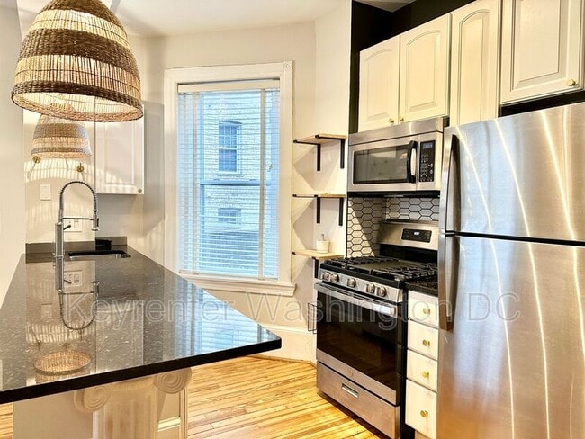 Photo - 3155 Mt Pleasant St NW Unit 204