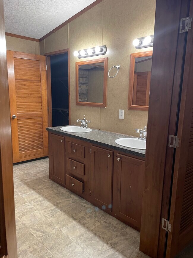 137 Powell Rd Rental House Rental in Hohenwald, TN