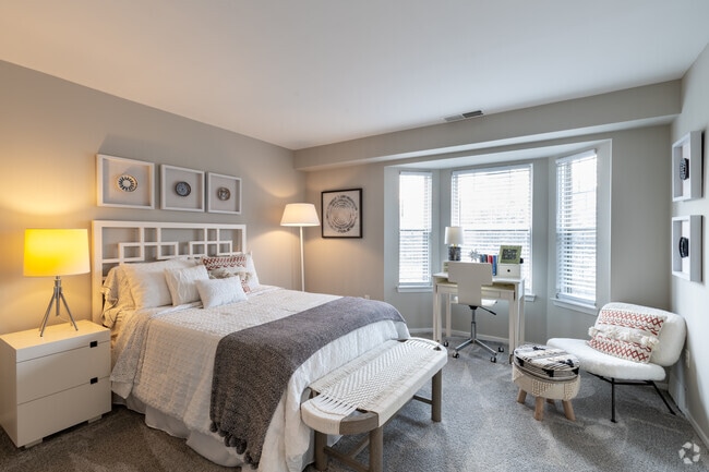 Iris - 2BR, 2BA - 985 SF