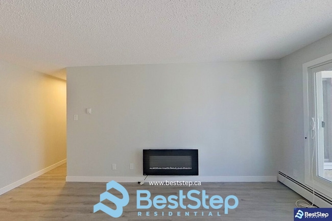 Photo - 10837-10117 117 St NW Unit 203