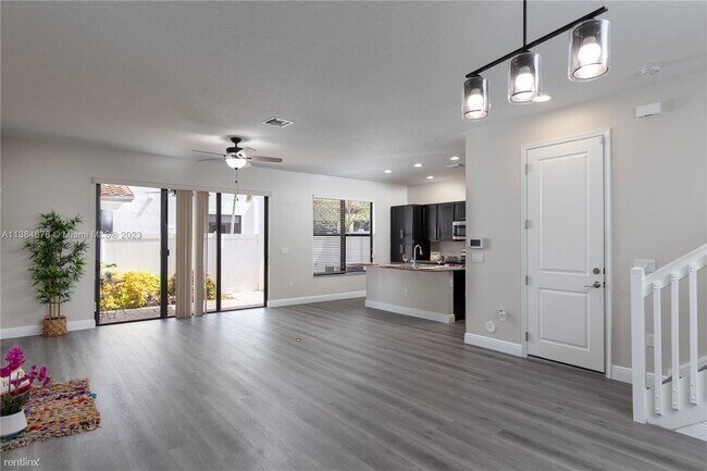 3 br, 2.5 bath Townhome - Chapel Grove - 3 br, 2.5 bath Townhome - Chapel Grove
