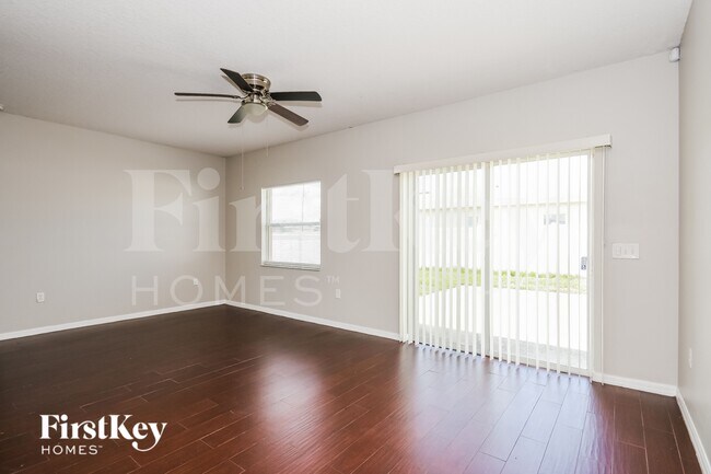 Photo - 958 Cumberland Dr