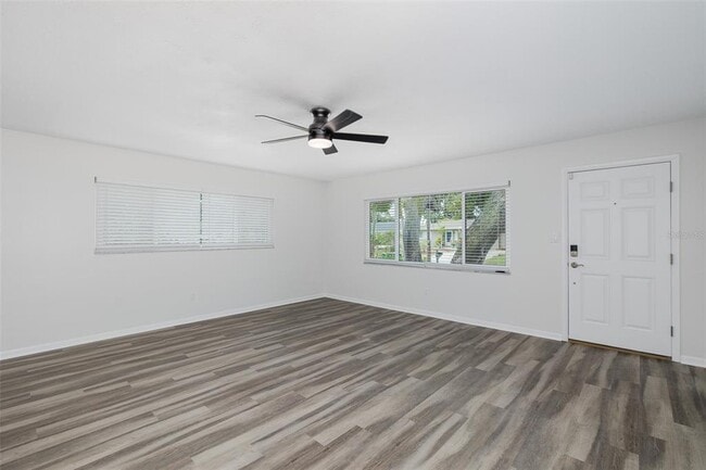 Photo - 211 Timberlane Dr