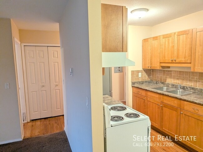 Photo - 1755 No 9 Highway308 Unit 308