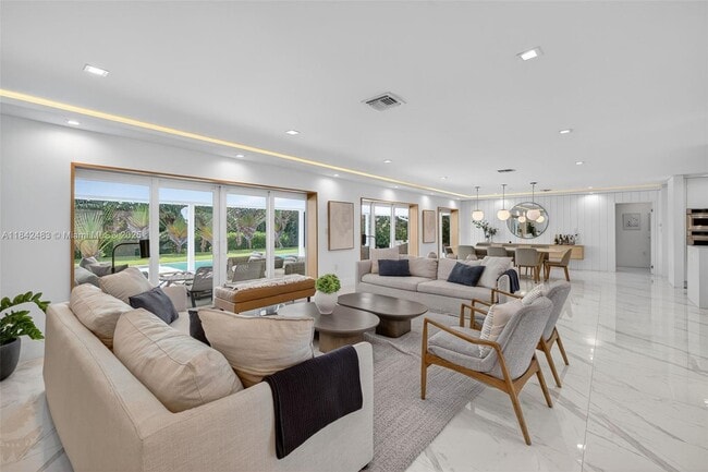 Photo - 1001 Diplomat Pkwy