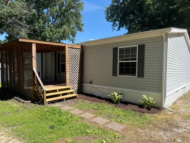 Photo - 116 Avenue E