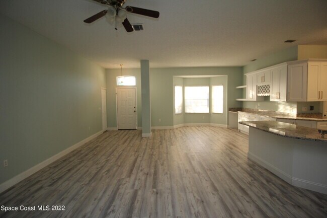 Photo - 817 Potomac Dr