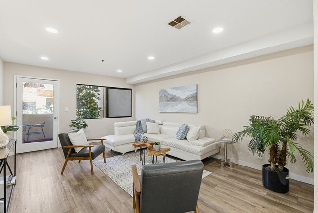 Photo - 153 California Ave Unit F215