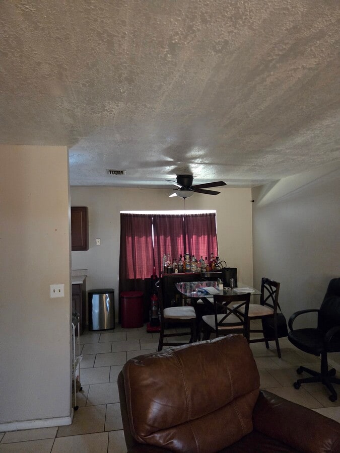 Photo - 2360 NW 20th St