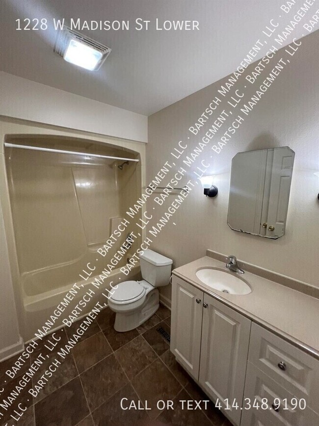 Photo - 1228 W Madison St