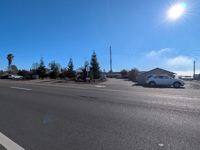 Building Photo - 4758 Skyway