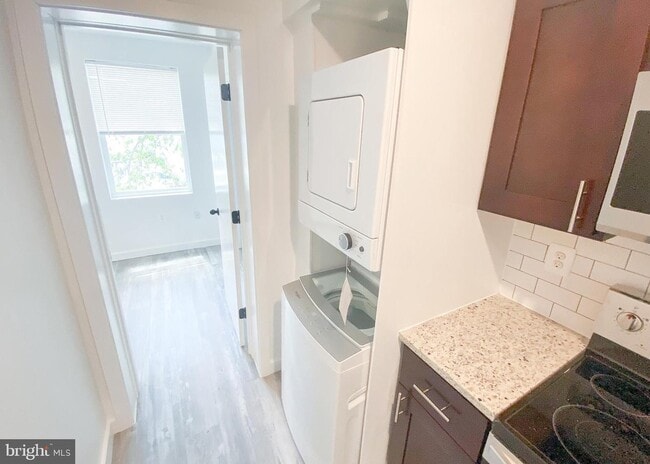 Photo - 1537 Kenilworth Ave NE