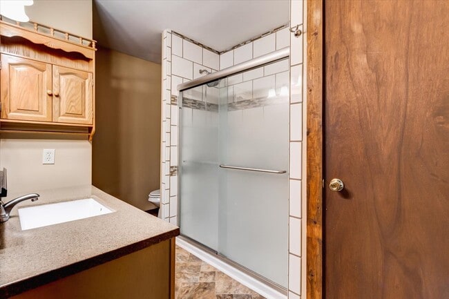 Photo - 760 Frank St