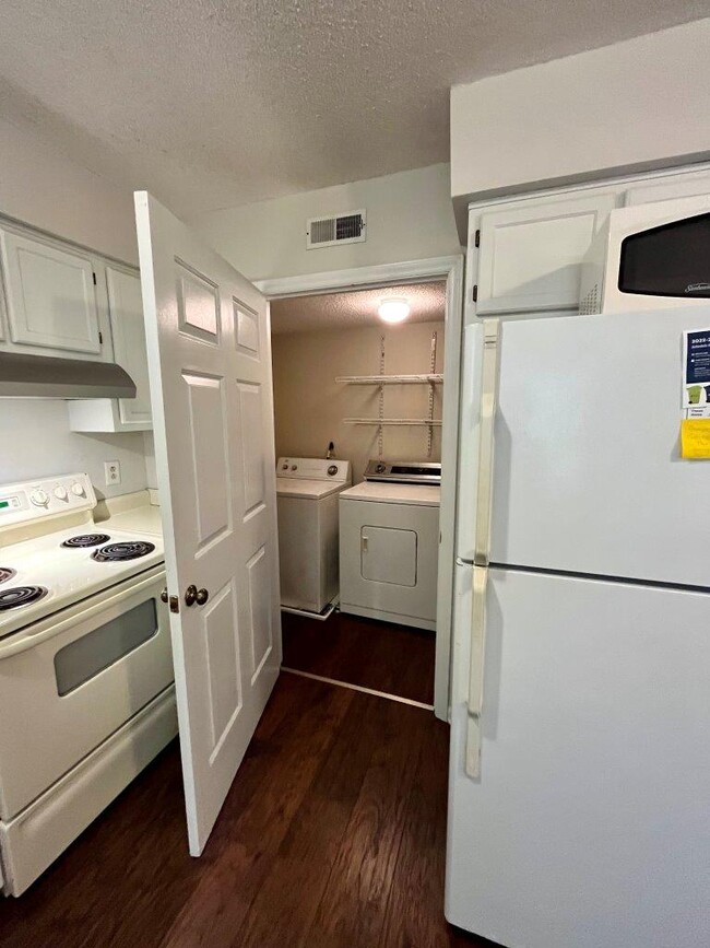 Photo - 1602 Collegeview Ave