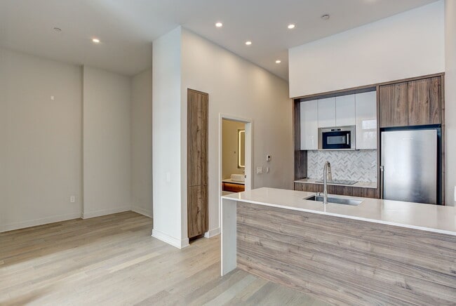 Photo - 3000 Boul Thimens Unité 103