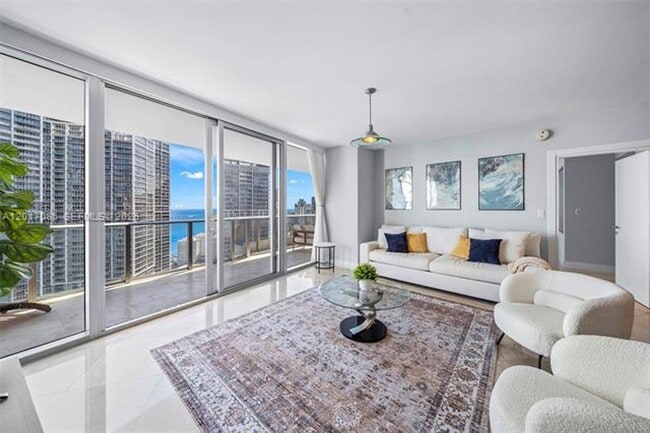 Photo - 200 Biscayne Blvd Way Unidad 200 Biscayne Boulevard Way # 4308