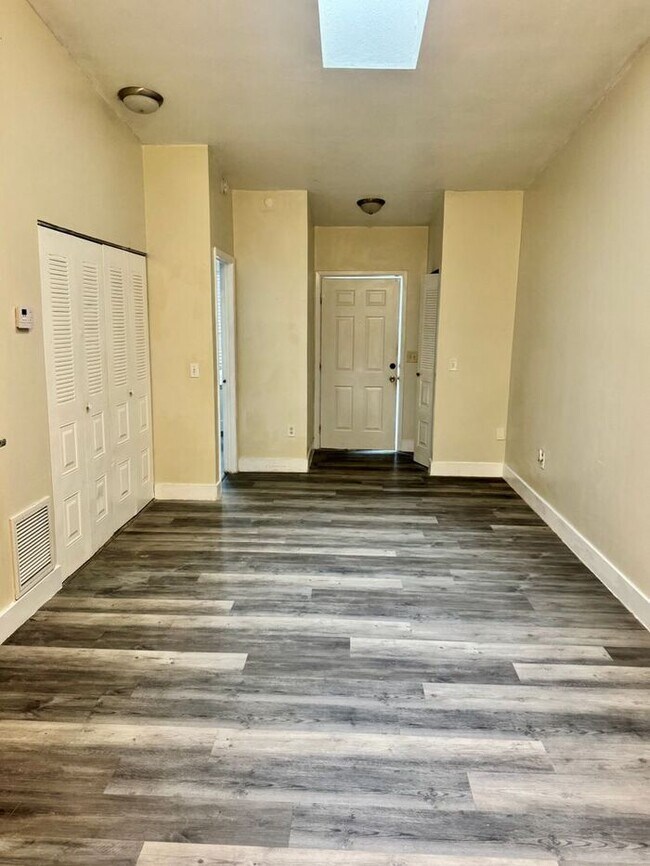 3 Bedroom 2 Bath Winter Garden Townhome with Remodeled Kitchen and a Fenced Backyard!