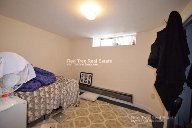 Building Photo - 684 Parker St Unit 1 Rental